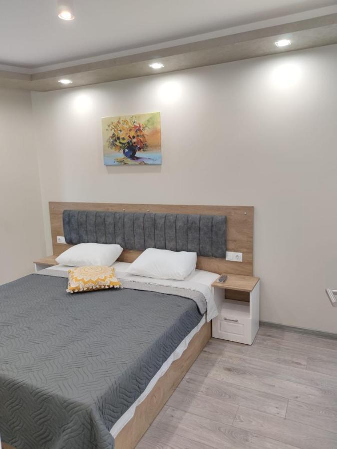 Flowers Apartment Dobrici Exterior foto