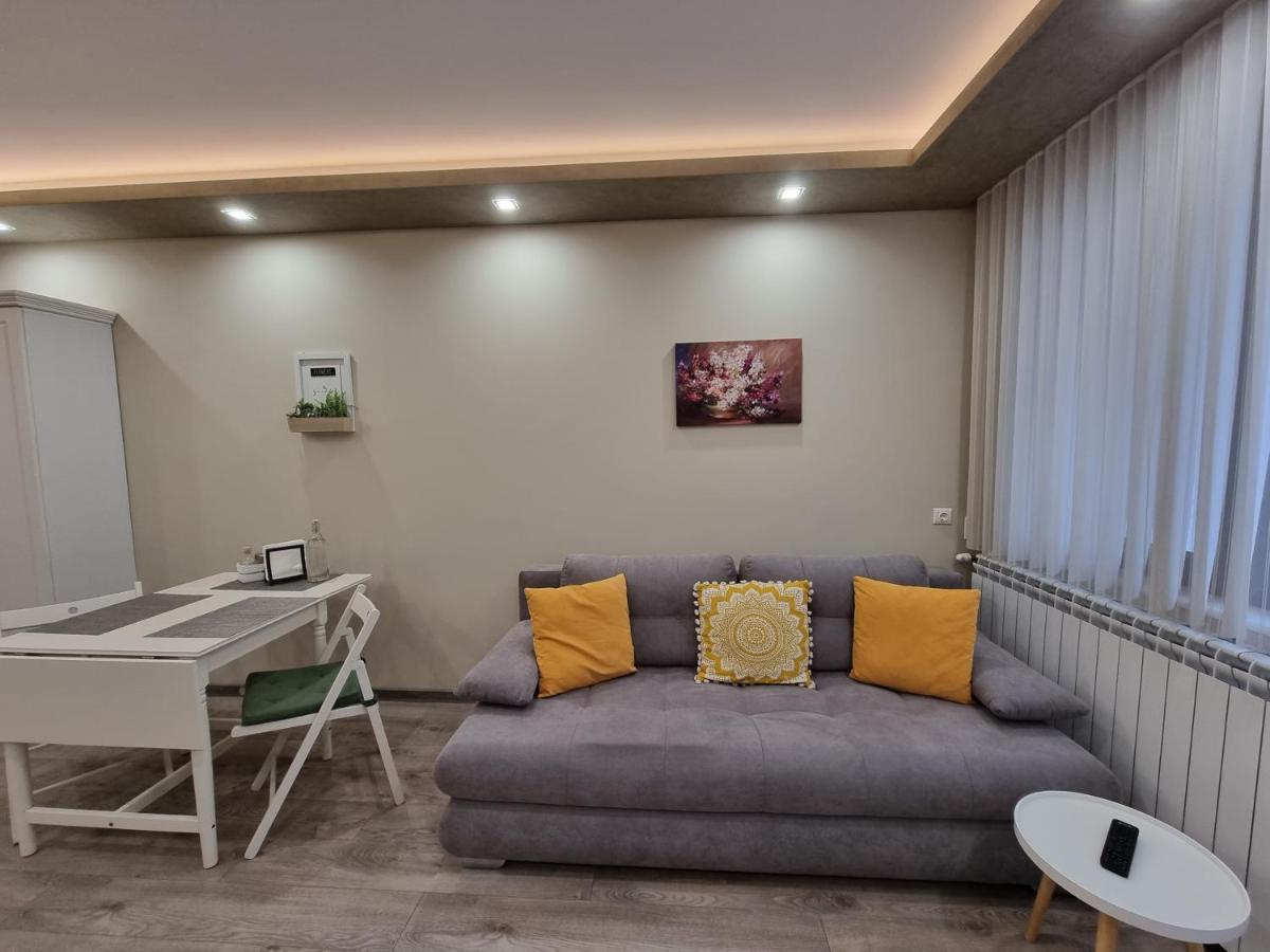 Flowers Apartment Dobrici Exterior foto