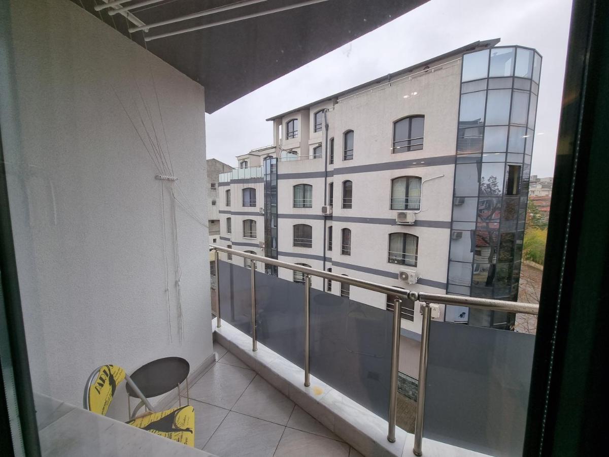 Flowers Apartment Dobrici Exterior foto